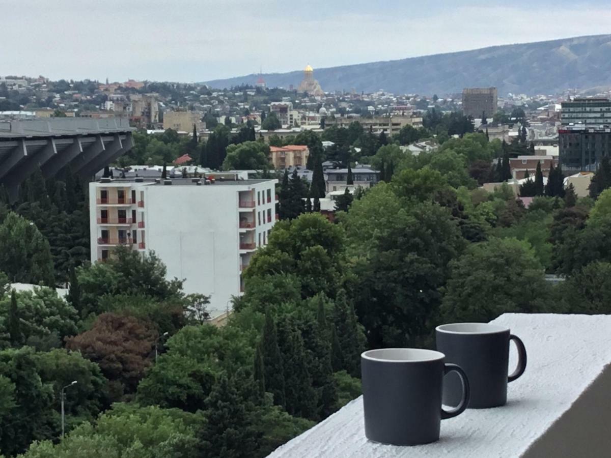 Welcome Генацвале))) Tbilisi Buitenkant foto