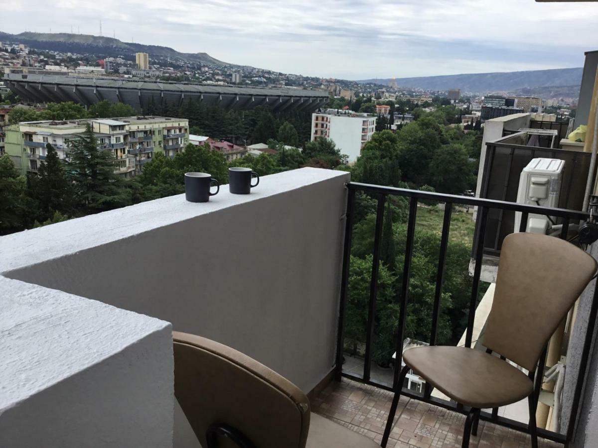 Welcome Генацвале))) Tbilisi Buitenkant foto
