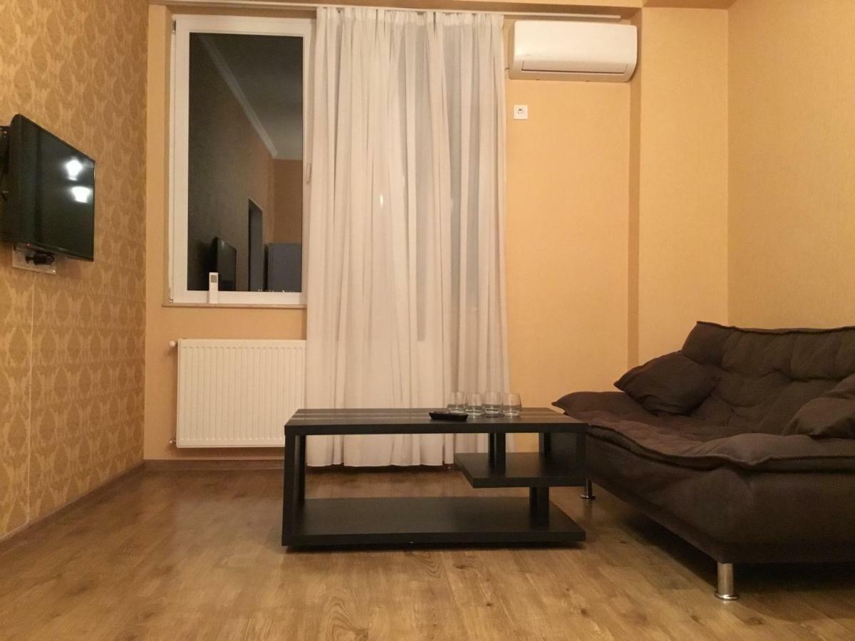 Welcome Генацвале))) Tbilisi Buitenkant foto